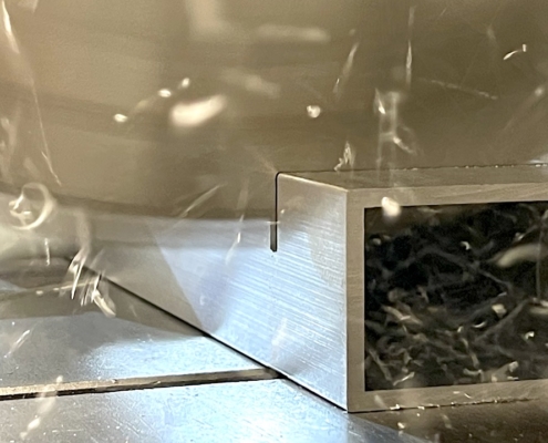 saw cutting aluminium profile